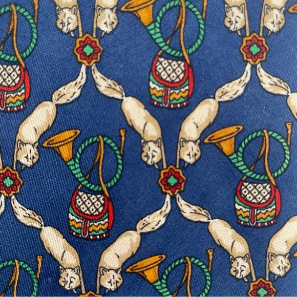 Salvatore Ferragamo Country Pursuits Fox Hunting Classic Luxury 100% Silk Tie - Picture 8 of 11